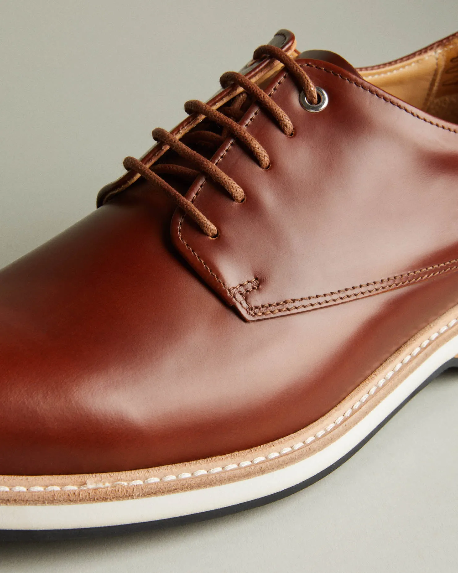 Montoro Leather Derby