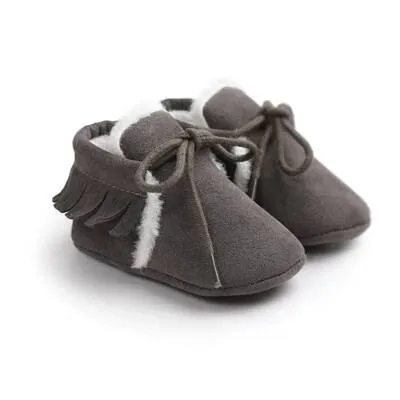 Newborn Moccasins Baby Shoes Made of Suede Leather and Nonslip